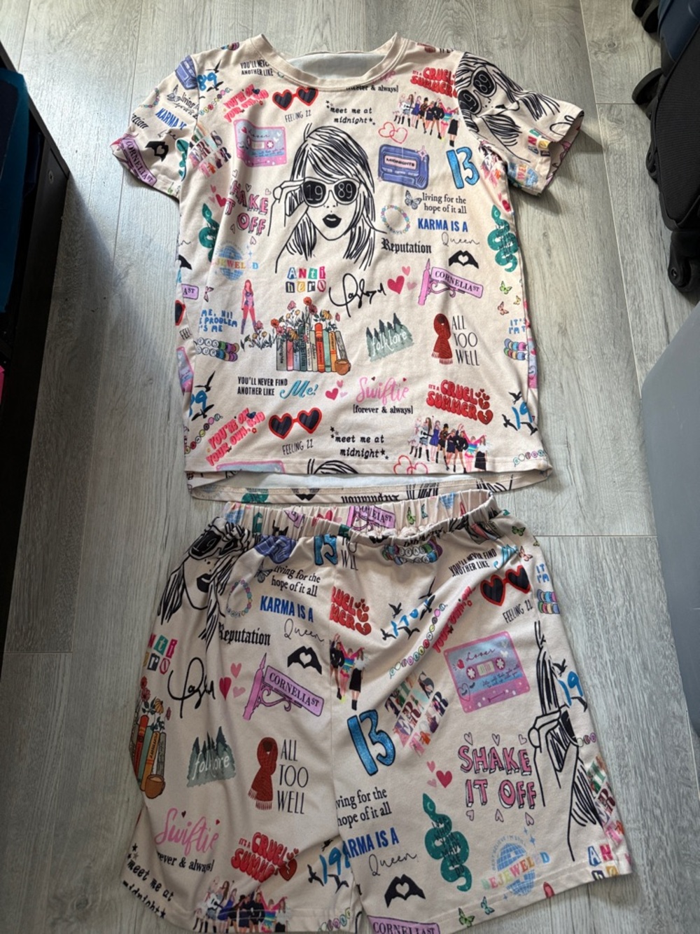Taylor Swift  two piece pyjama set size XS